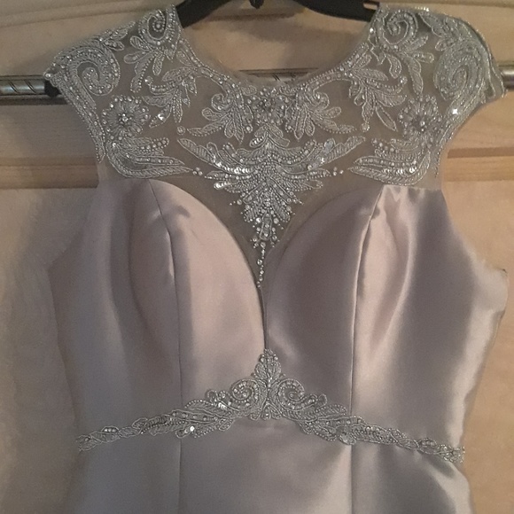 Lasting Moments Gown - Picture 1 of 4